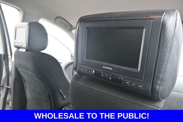 Used 2014 Silver Nissan SV image 34