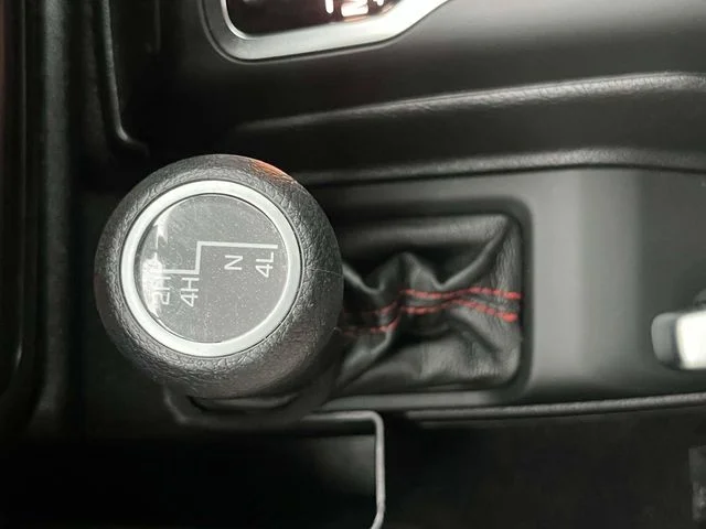 Certified Used 2022 White Jeep Unlimited Rubicon image 32