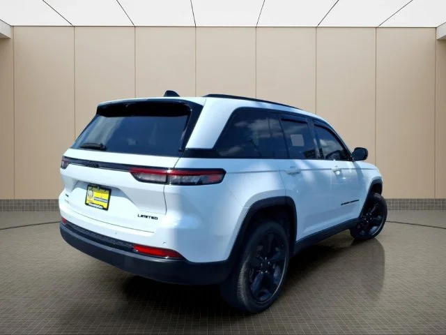 Used 2024 White Jeep Limited image 6
