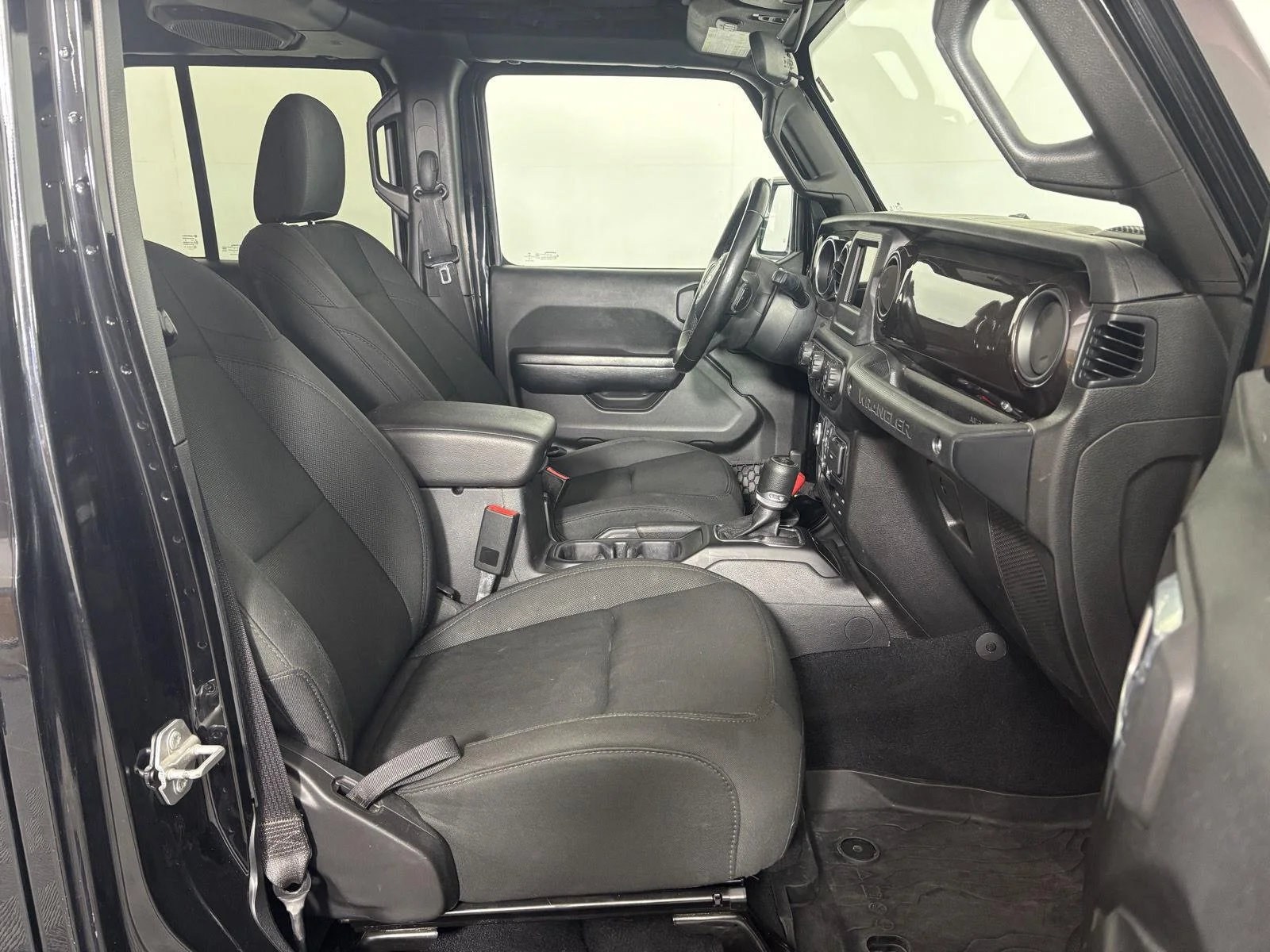 Used 2019 Black Clearcoat Jeep Sport Altitude image 22