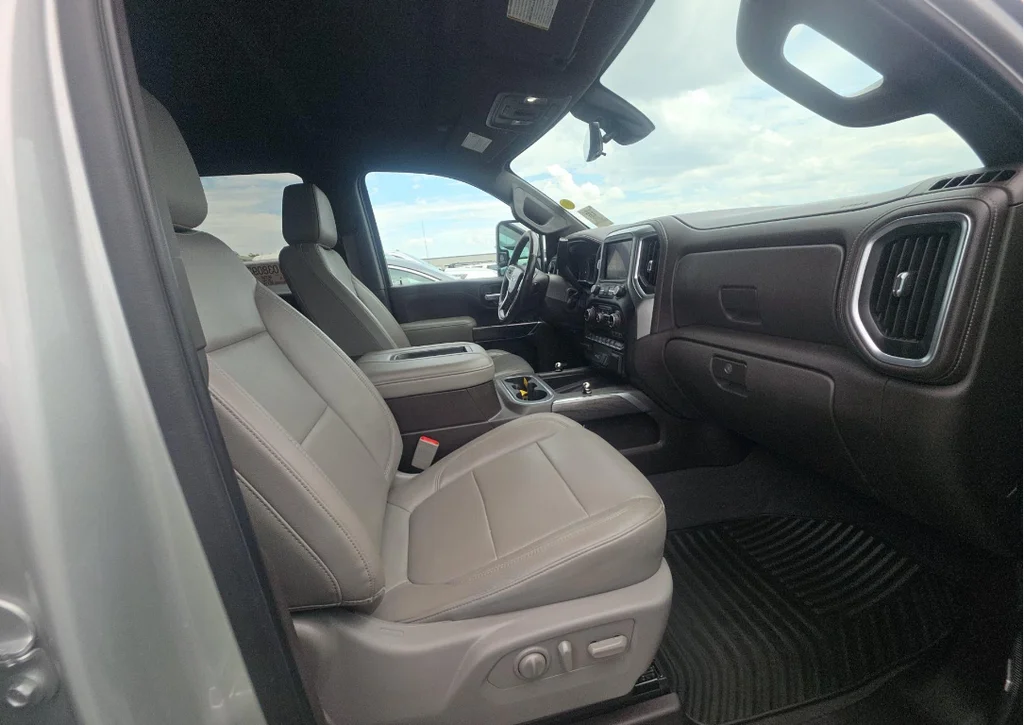 Used 2020 Silver Ice Metallic Chevrolet LTZ image 12
