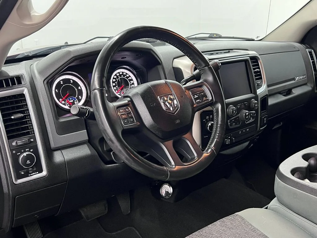 Used 2018 Delmonico Red Pearlcoat Ram Big Horn image 4