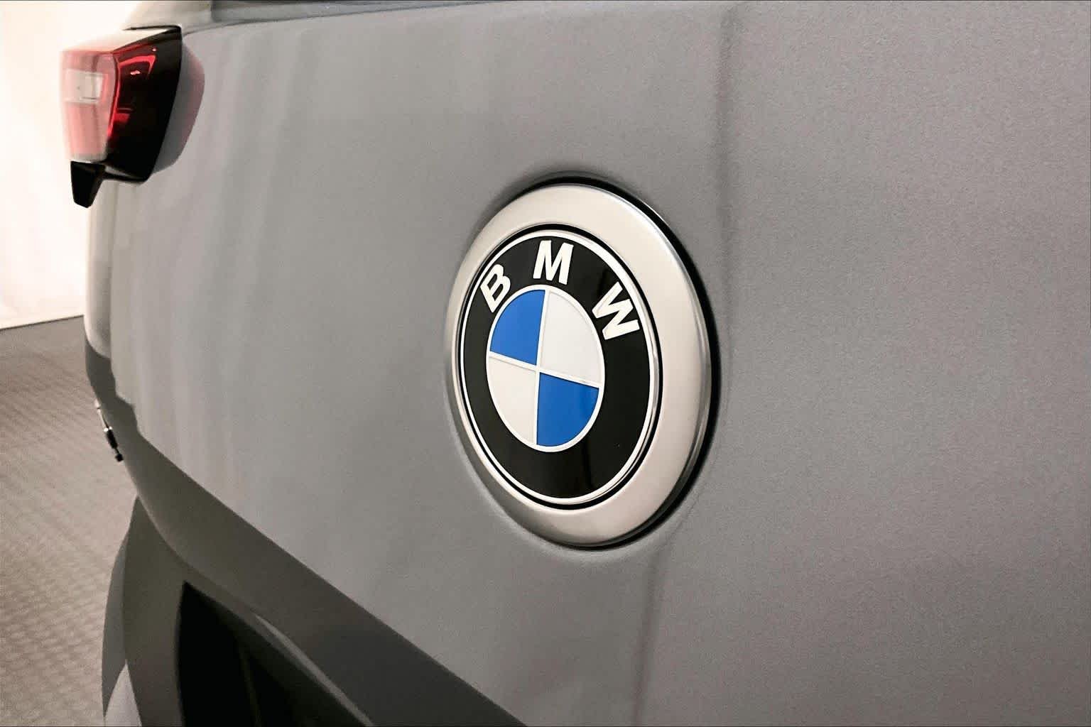 Used 2026 Skyscraper Grey Metallic BMW xDrive28i image 51