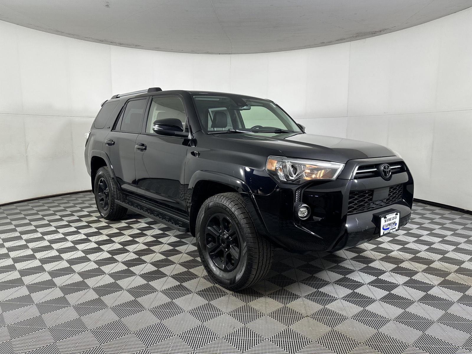 Used 2021 Midnight Black Metallic Toyota SR5 Premium image 13