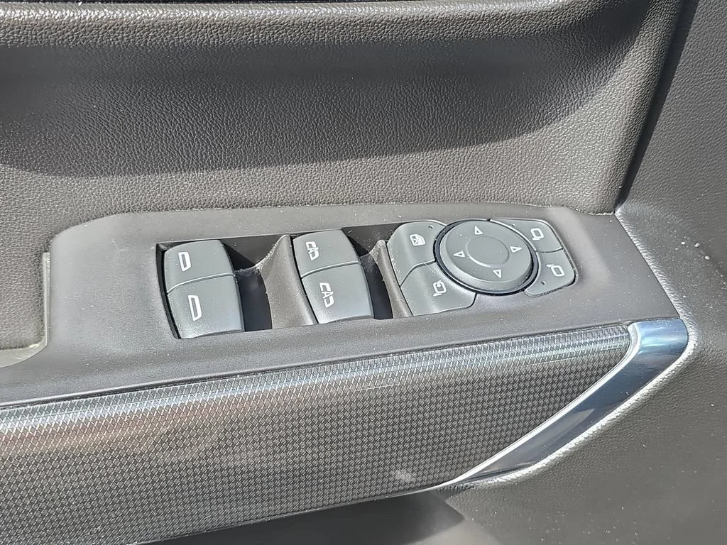 Used 2020 ONYX BLACK GMC AT4 image 31