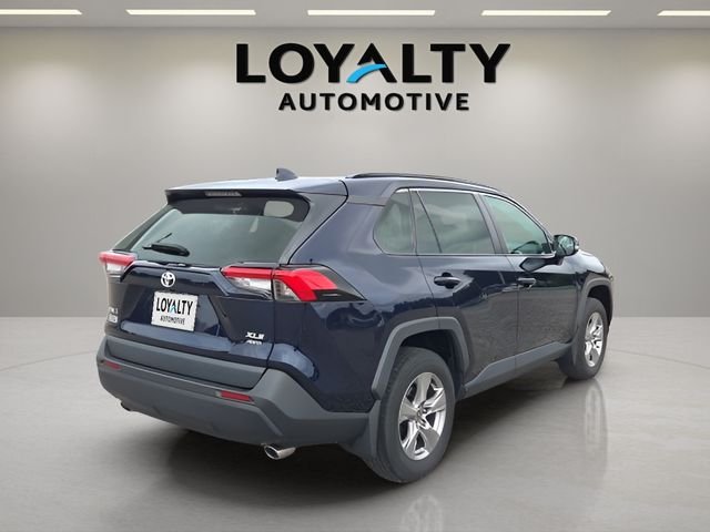 Used 2023  Toyota XLE image 5