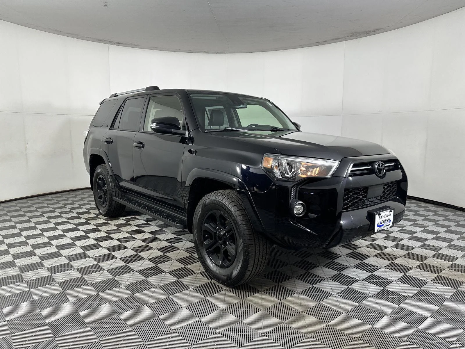 Used 2021 Midnight Black Metallic Toyota SR5 Premium image 13
