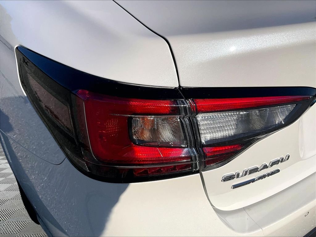 Used 2025 Crystal White Pearl Subaru Limited image 33