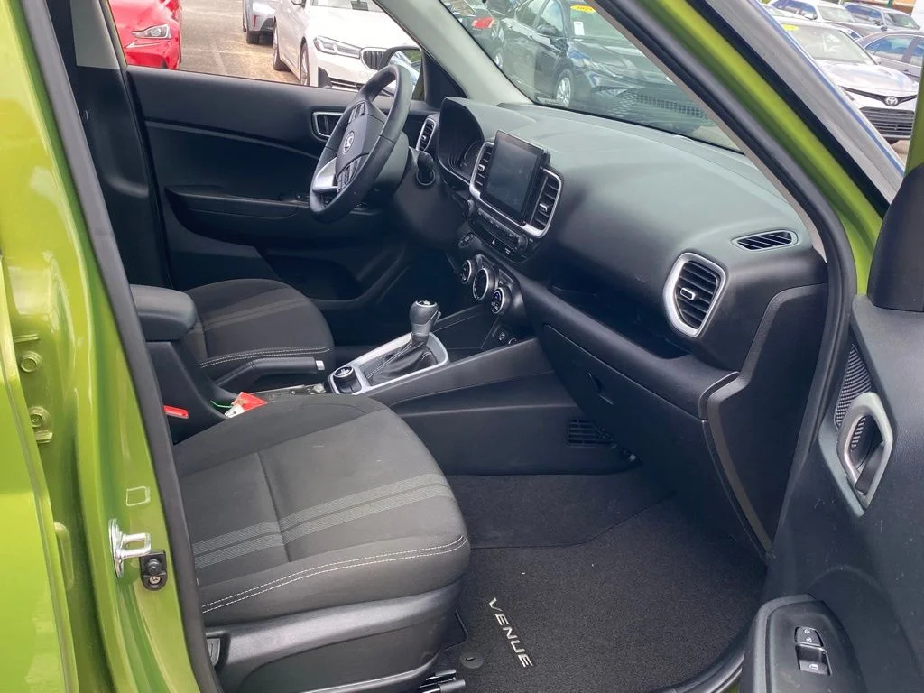 Used 2024 Green Hyundai SEL image 16