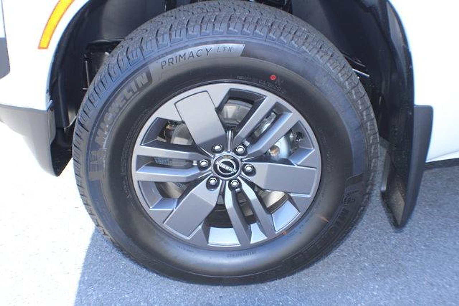 New 2026 Glacier White Nissan SV image 5