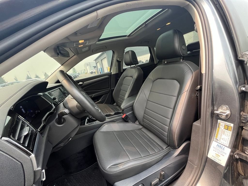 Certified Used 2024 Gray Volkswagen 1.5T SE image 12