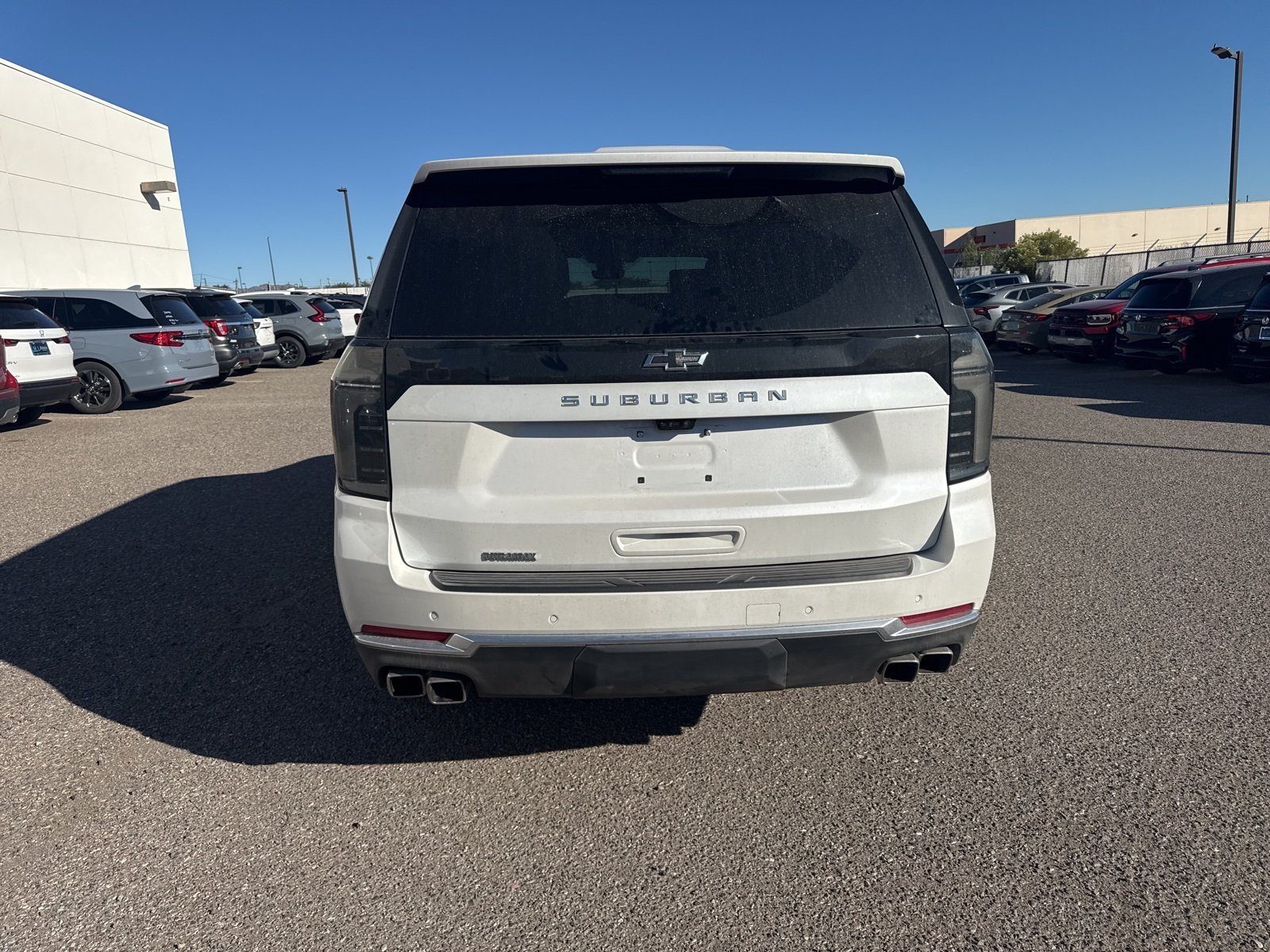 2025 Chevrolet Suburban High Country photo 4