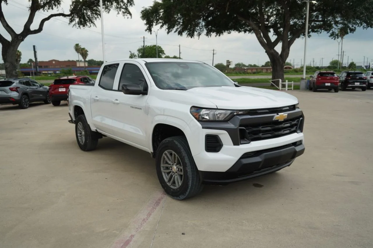 2026 Chevrolet Colorado LT - Photo 3