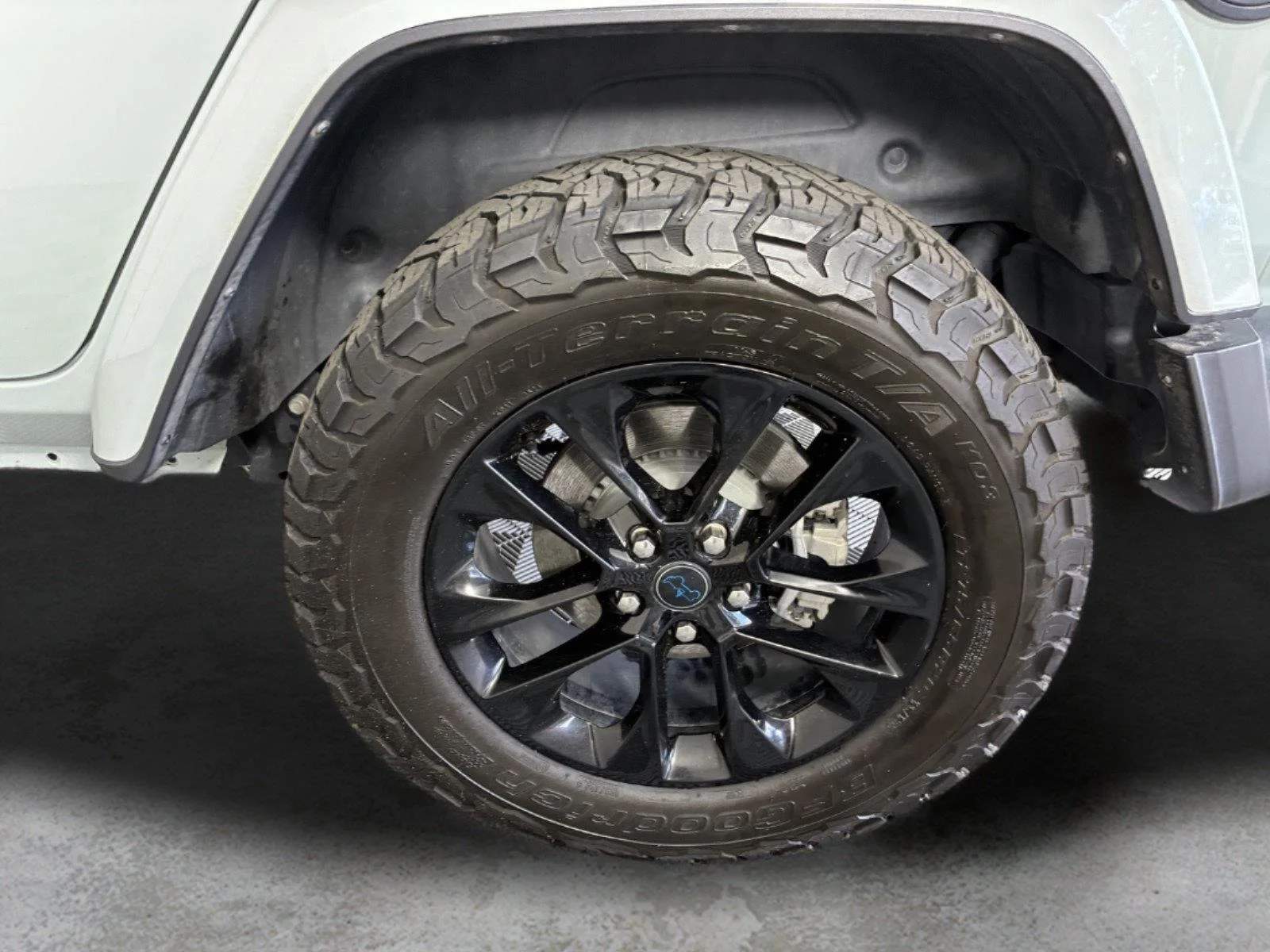 Used 2024 Earl Clearcoat Jeep Sahara image 17