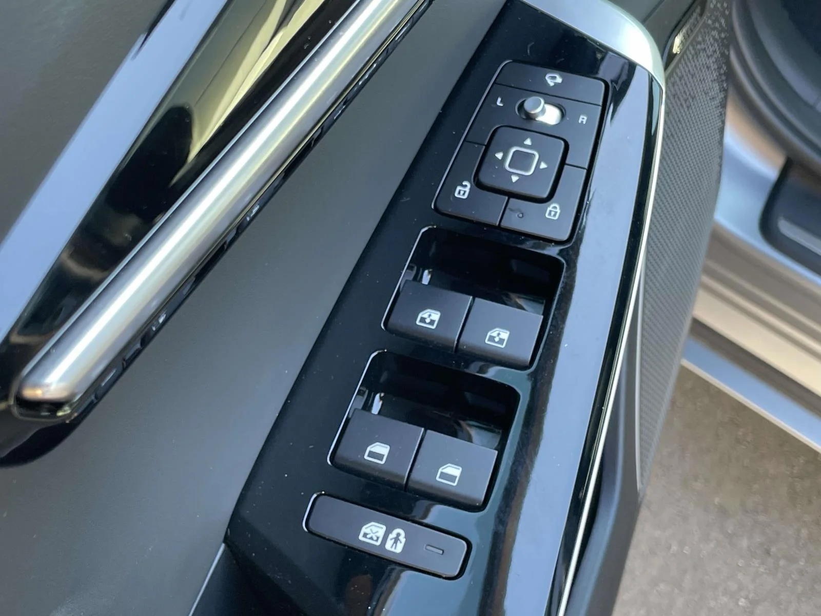 Used 2023 Steel Matte Gray Kia GT-Line image 6