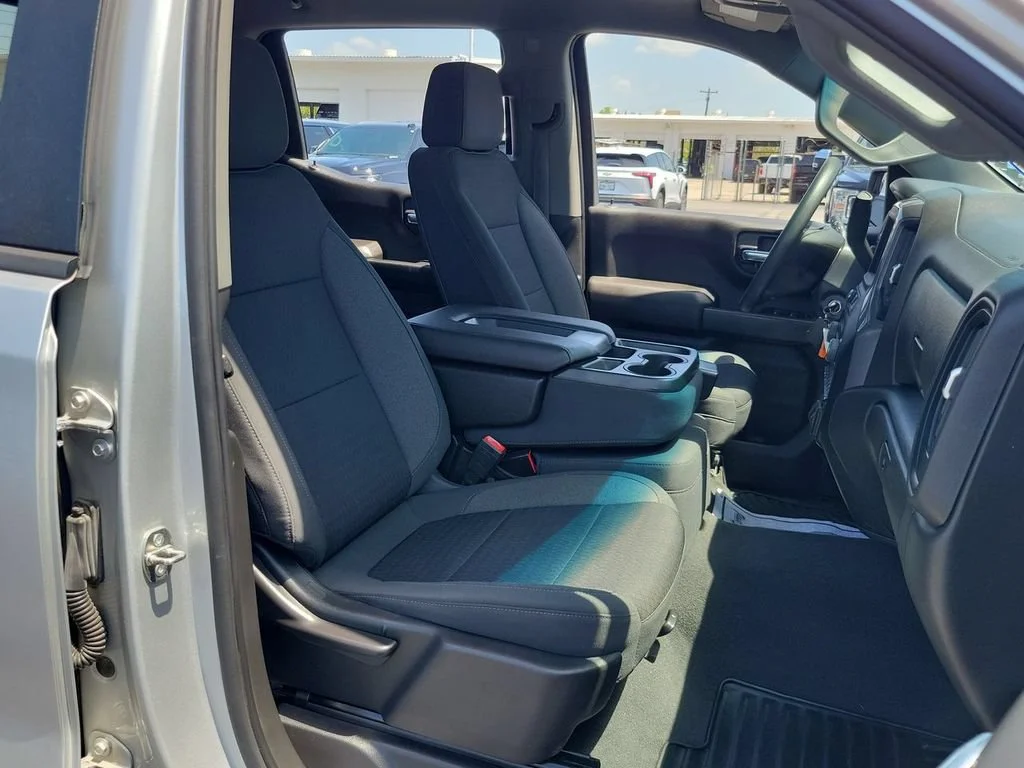 Used 2022 SILVER ICE METALLIC Chevrolet Custom image 27