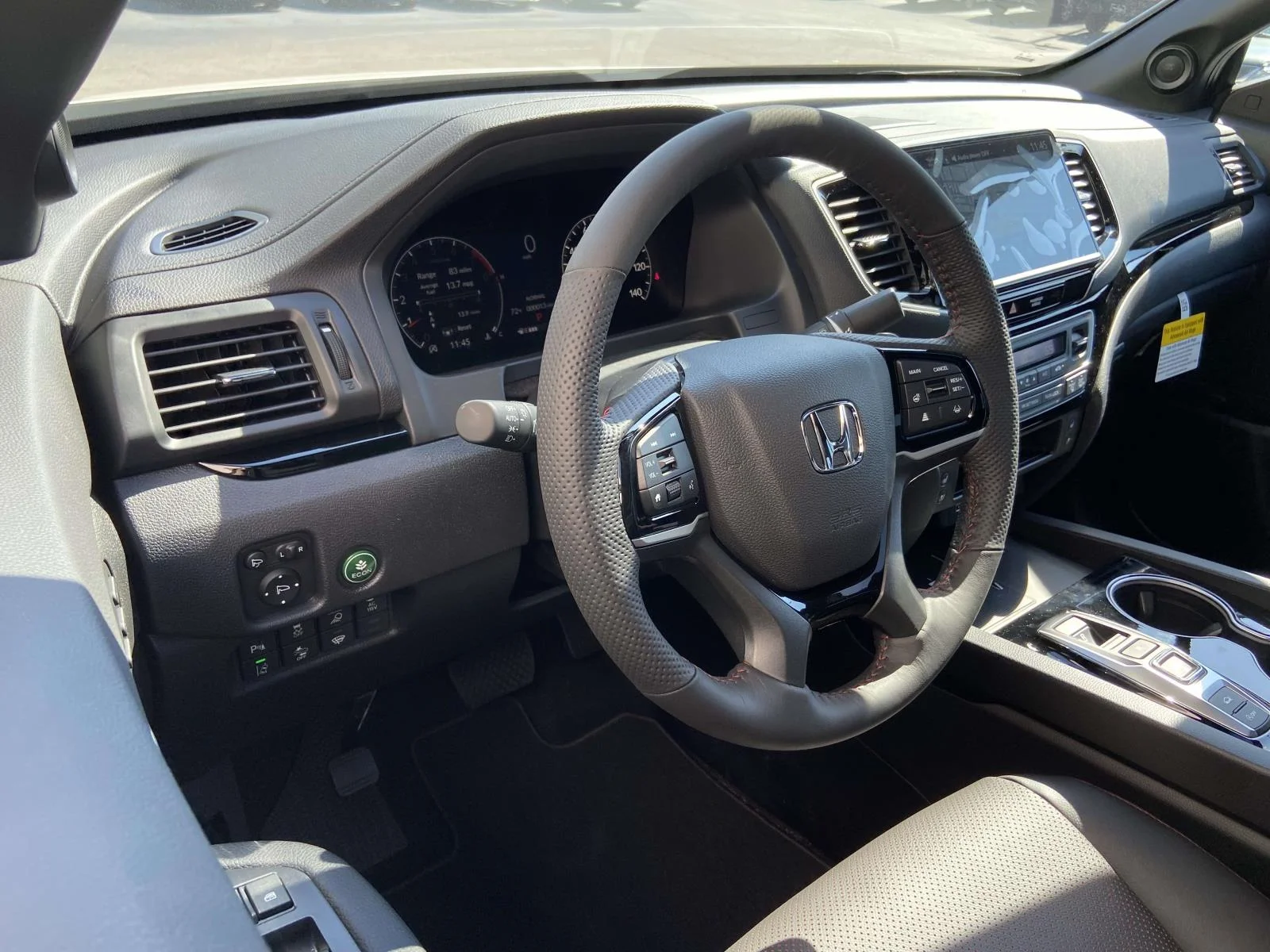 New 2026 PLATINUM WHITE PEARL Honda BLACK EDITION AWD image 5