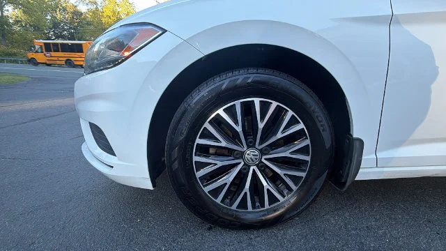Used 2019 White Volkswagen 1.4T SE image 9