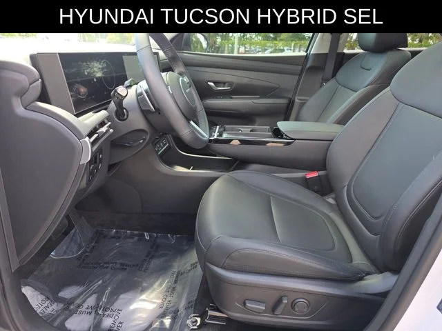 Used 2025 White Hyundai SEL Convenience image 23