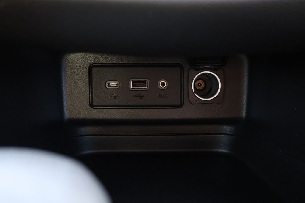 Used 2024 Summit White Chevrolet LT image 28