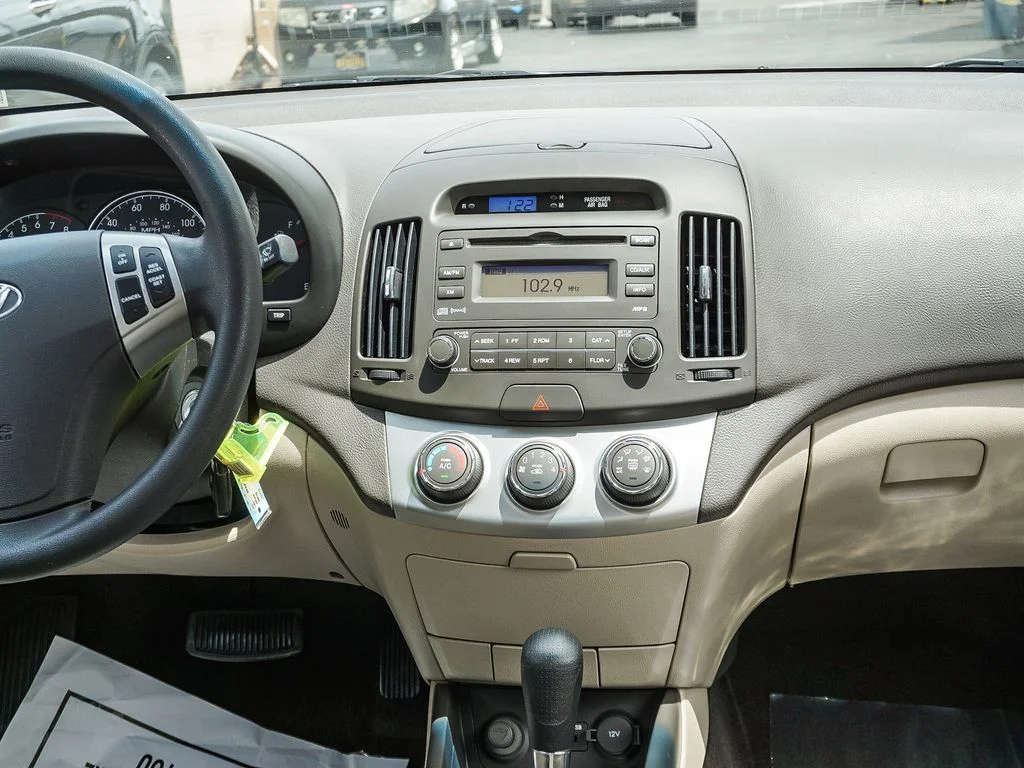 Used 2010 Beige Hyundai GLS image 16
