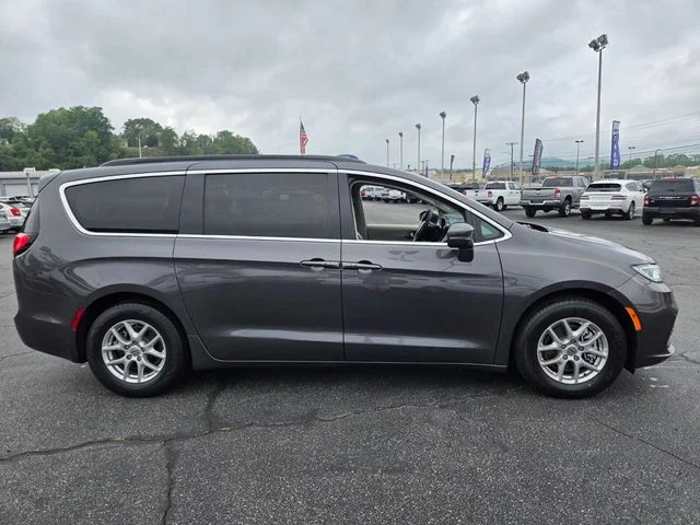 Used 2022 Gray Chrysler Touring L image 9