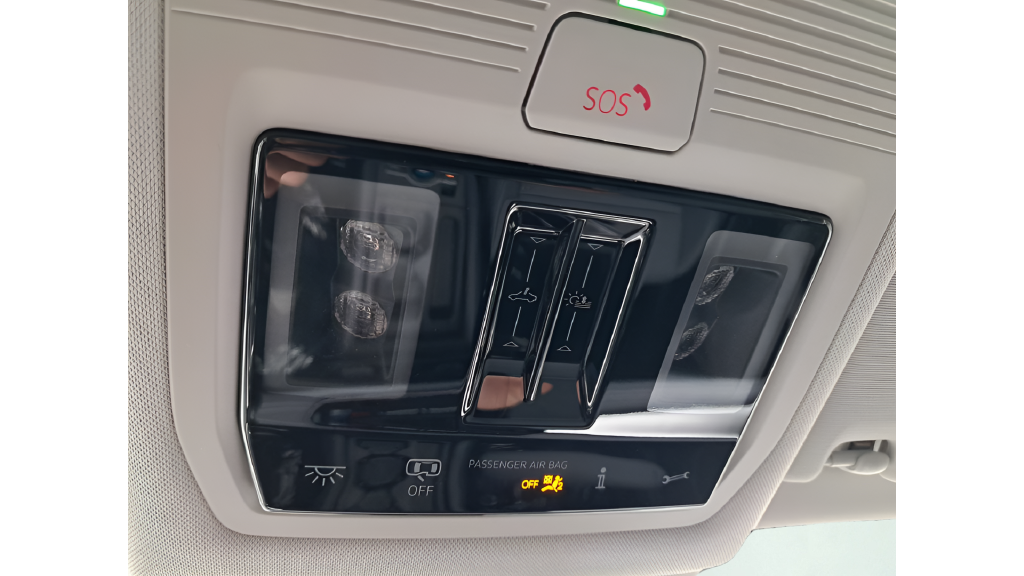 New 2025 White/off-white Volkswagen 2.0T SE image 22