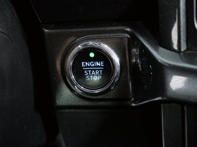 Used 2023 White Ford XLT image 27