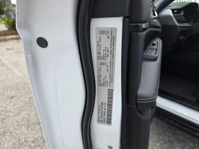 New 2026 Bright White Clear-Coat Exterior Paint Jeep Laredo image 19