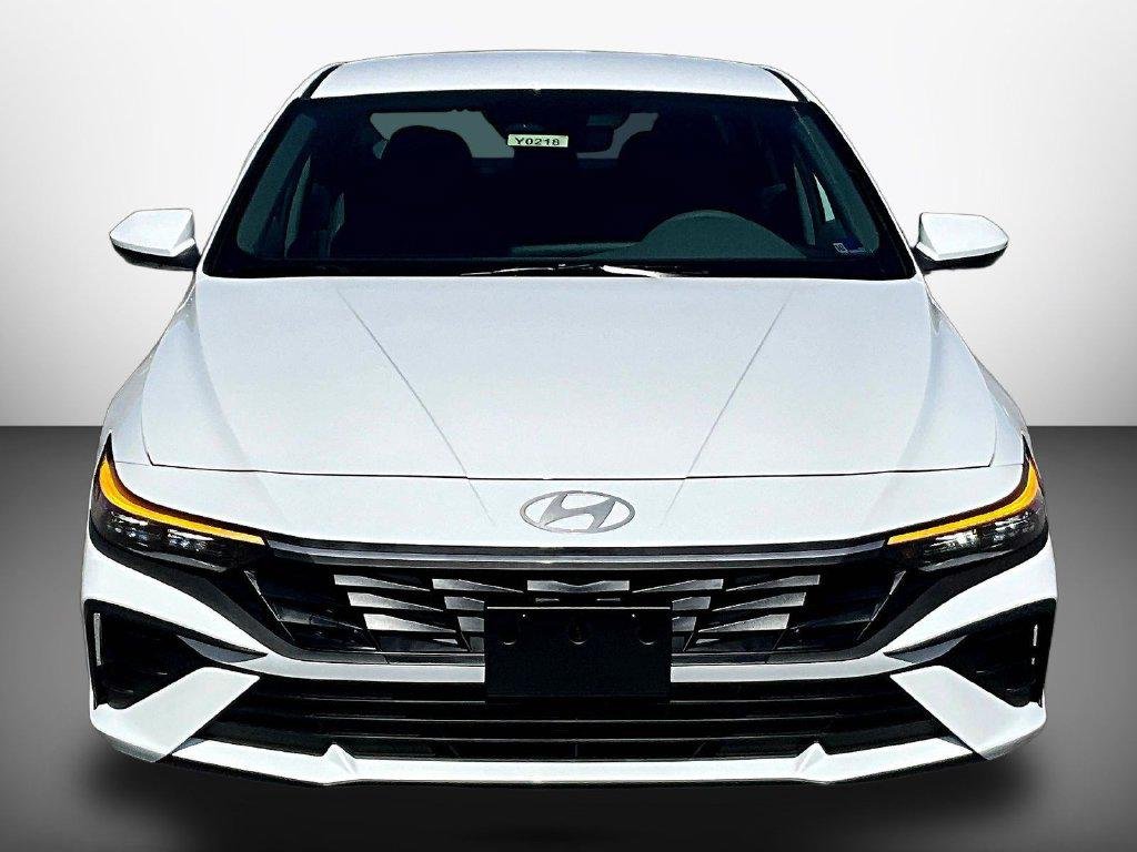 New 2026 White Hyundai Blue image 2