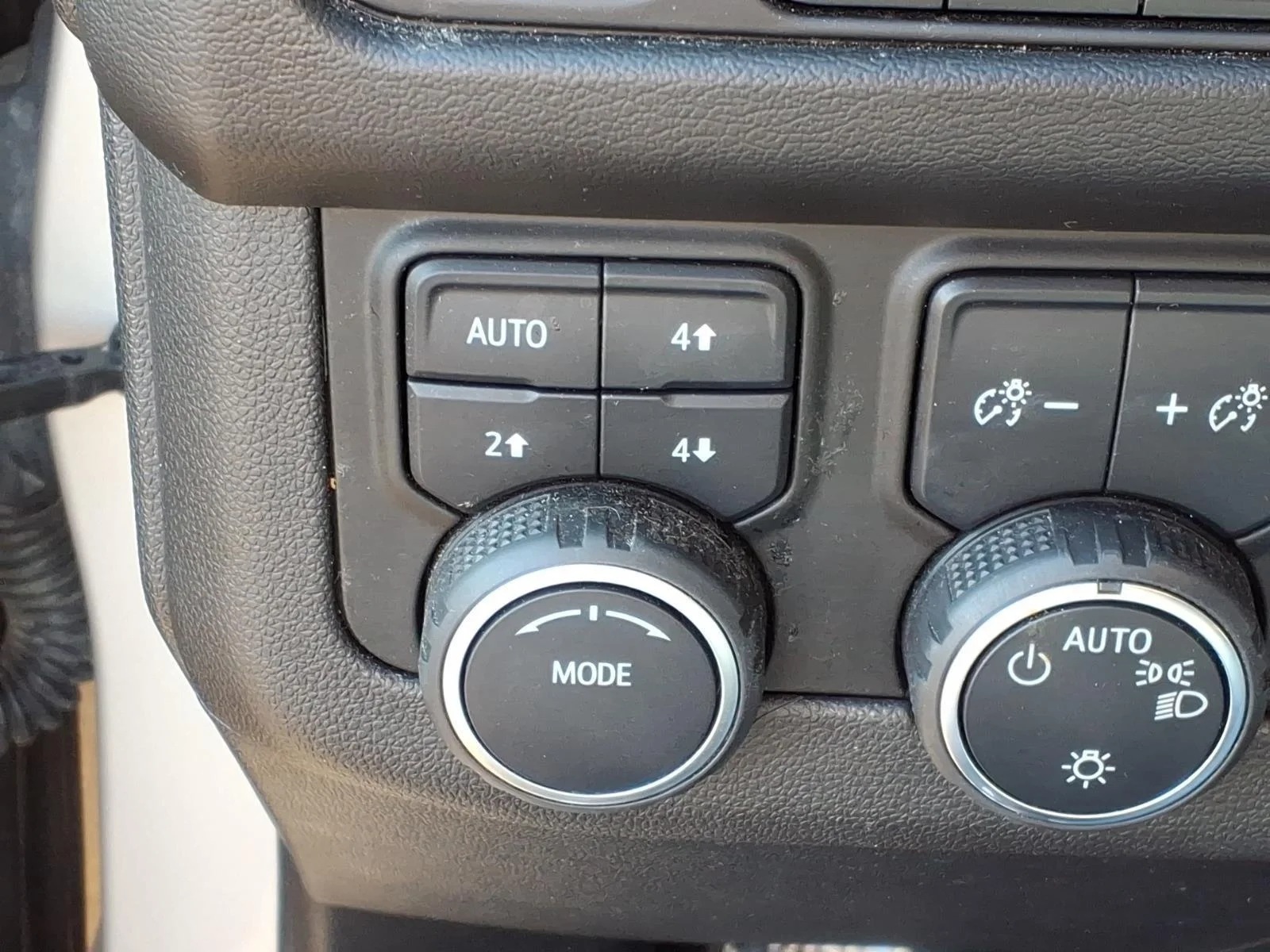 Used 2022 Empire Beige Metallic Chevrolet Z71 image 9