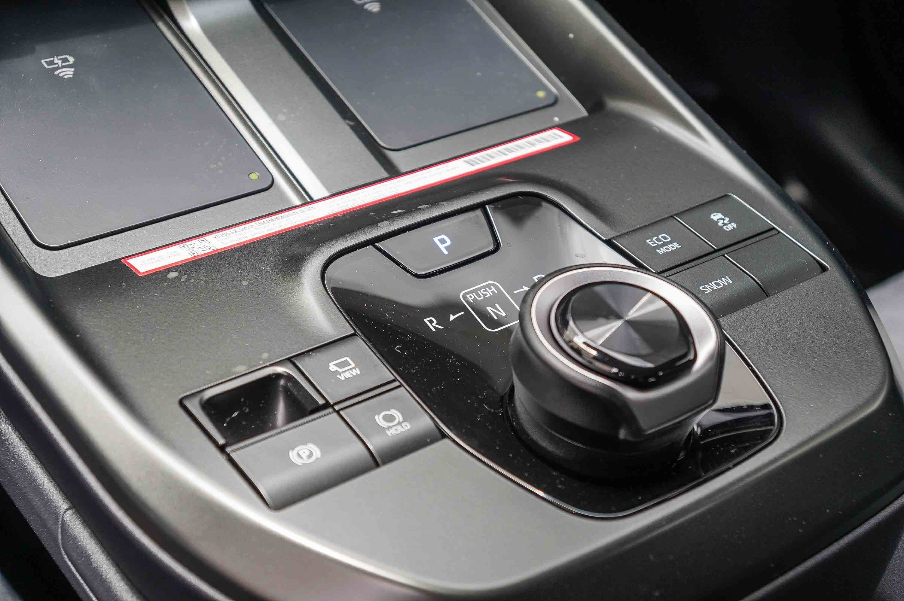 2026 Toyota C-HR XSE - Photo 23