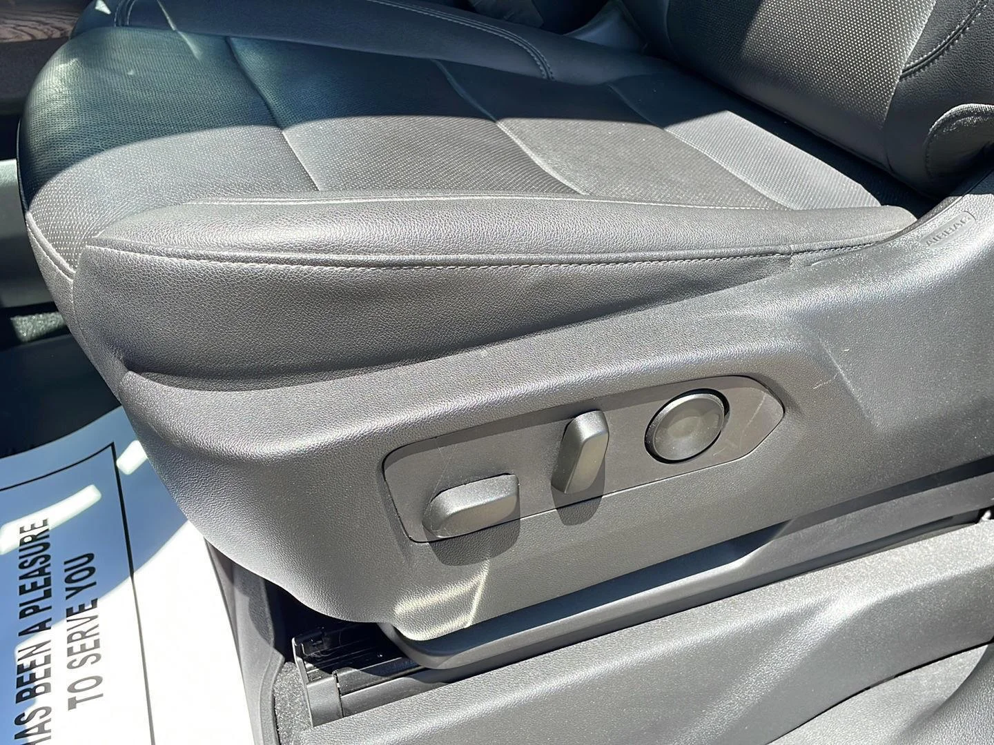 Used 2022 Cayenne Red Tintcoat GMC SLT image 19