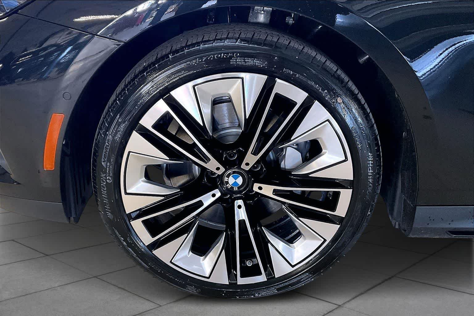 New 2026 Black Sapphire Metallic BMW 530i xDrive image 11