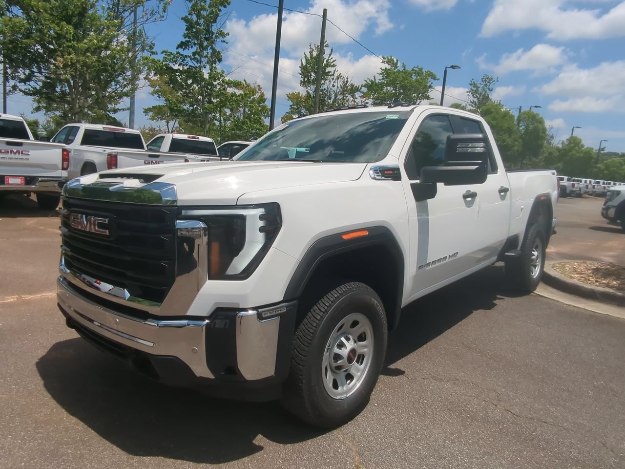 2026 GMC Sierra 2500HD Pro - Photo 4