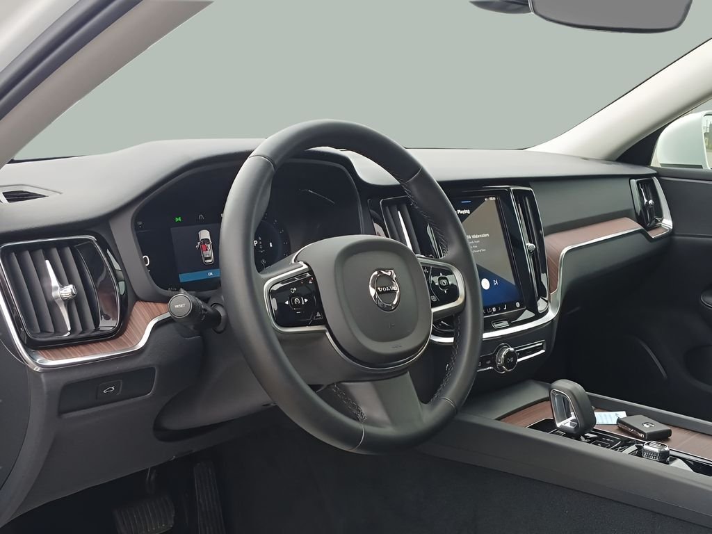 2025 Volvo V60 Cross Country Plus - Photo 13