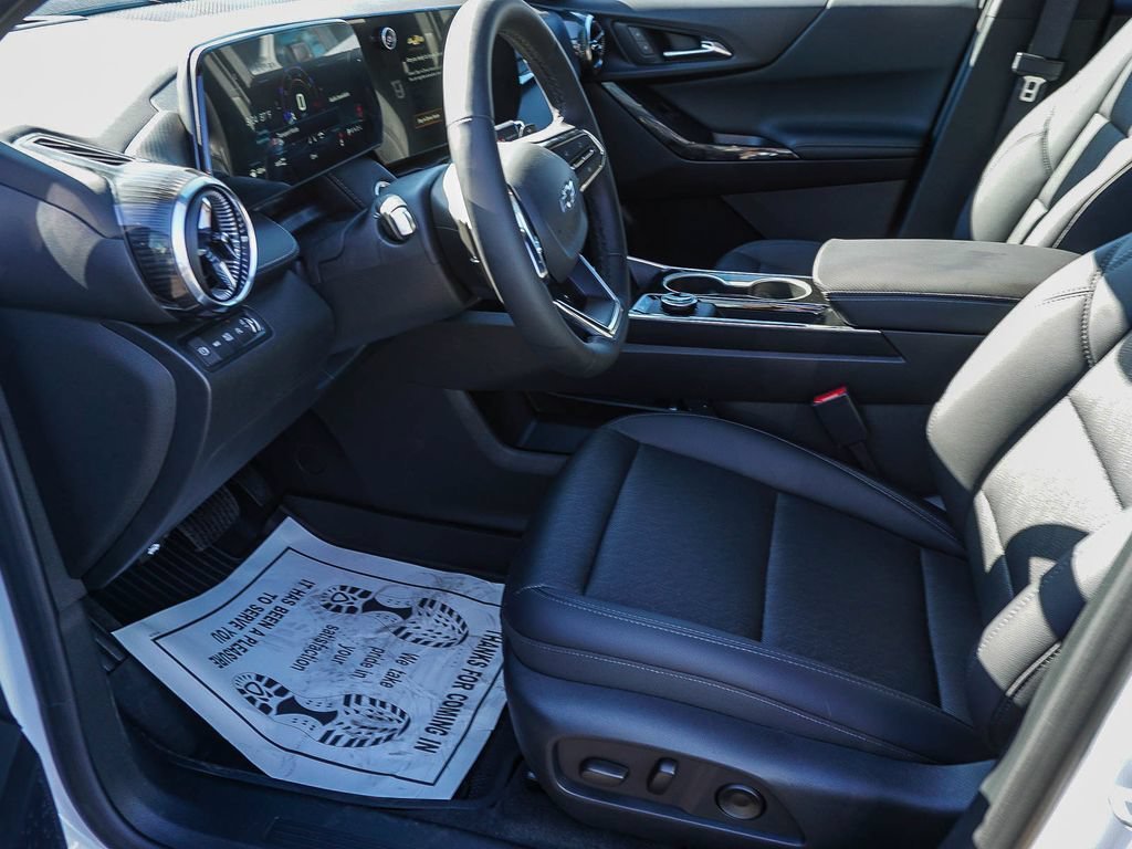 2027 Chevrolet Equinox LT - Photo 17