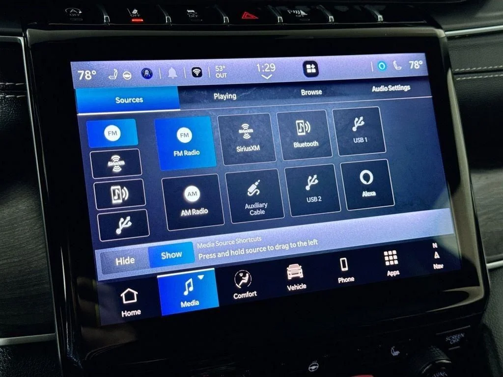 Used 2023 Velvet Jeep Limited image 31