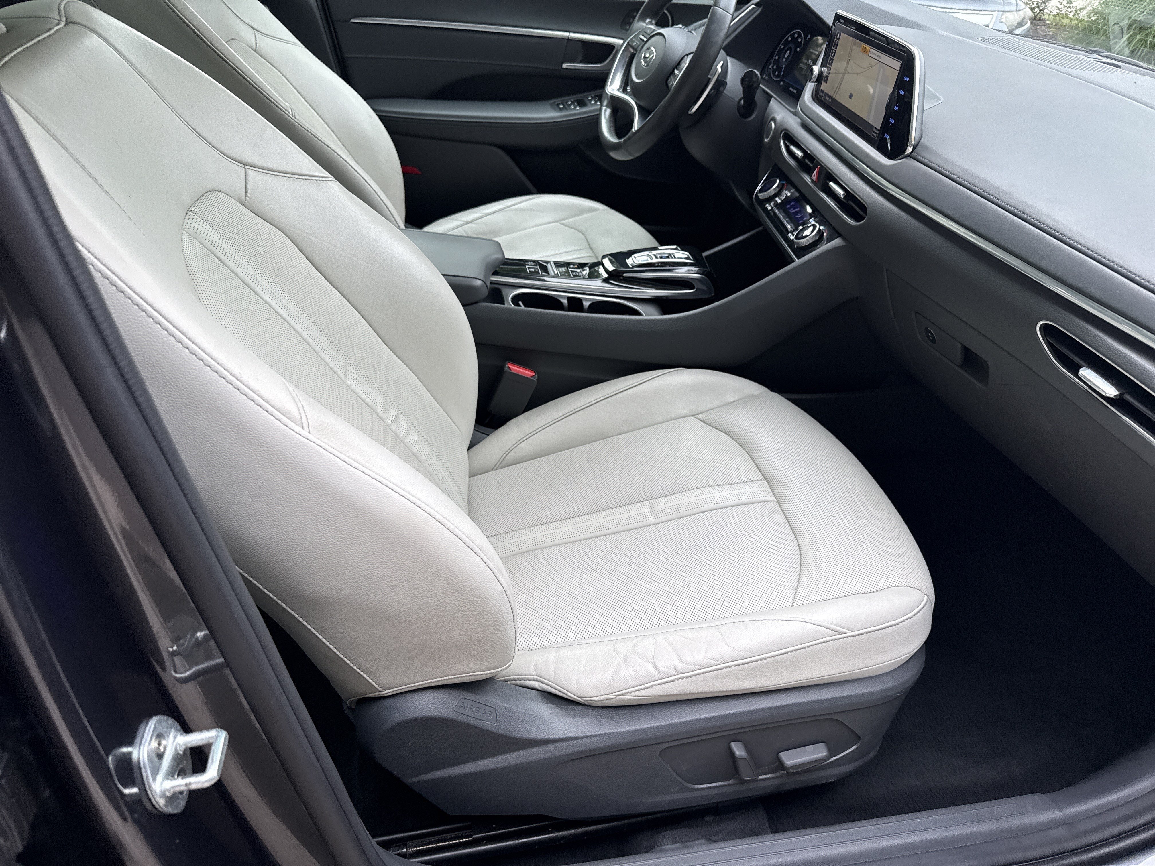 Used 2021 Portofino Gray Hyundai Limited image 13