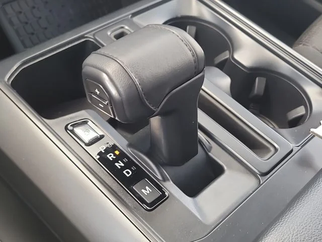 Used 2024 Blue Ford XLT image 27