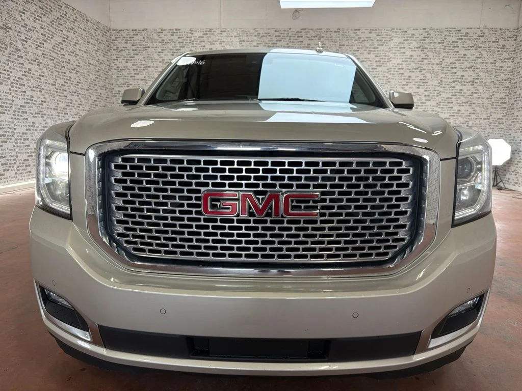 Used 2016 Sparkling Silver Metallic GMC Denali image 2