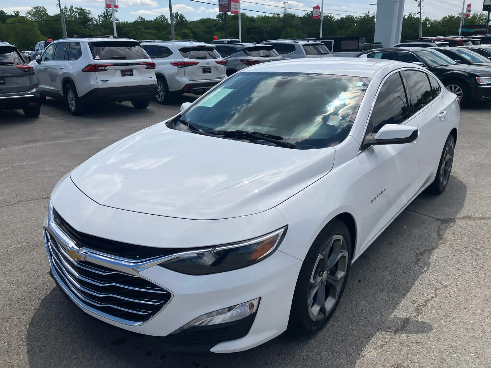 Used 2021 Summit White Chevrolet LT image 3