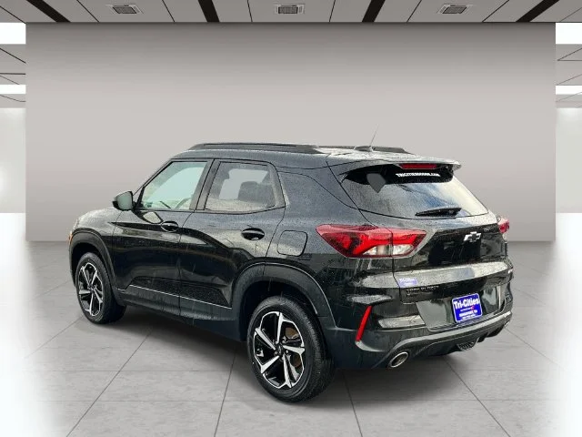 Used 2022 Black Chevrolet RS image 6