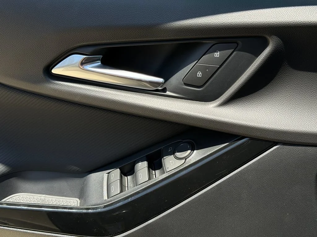 2027 Chevrolet Equinox LT - Photo 15