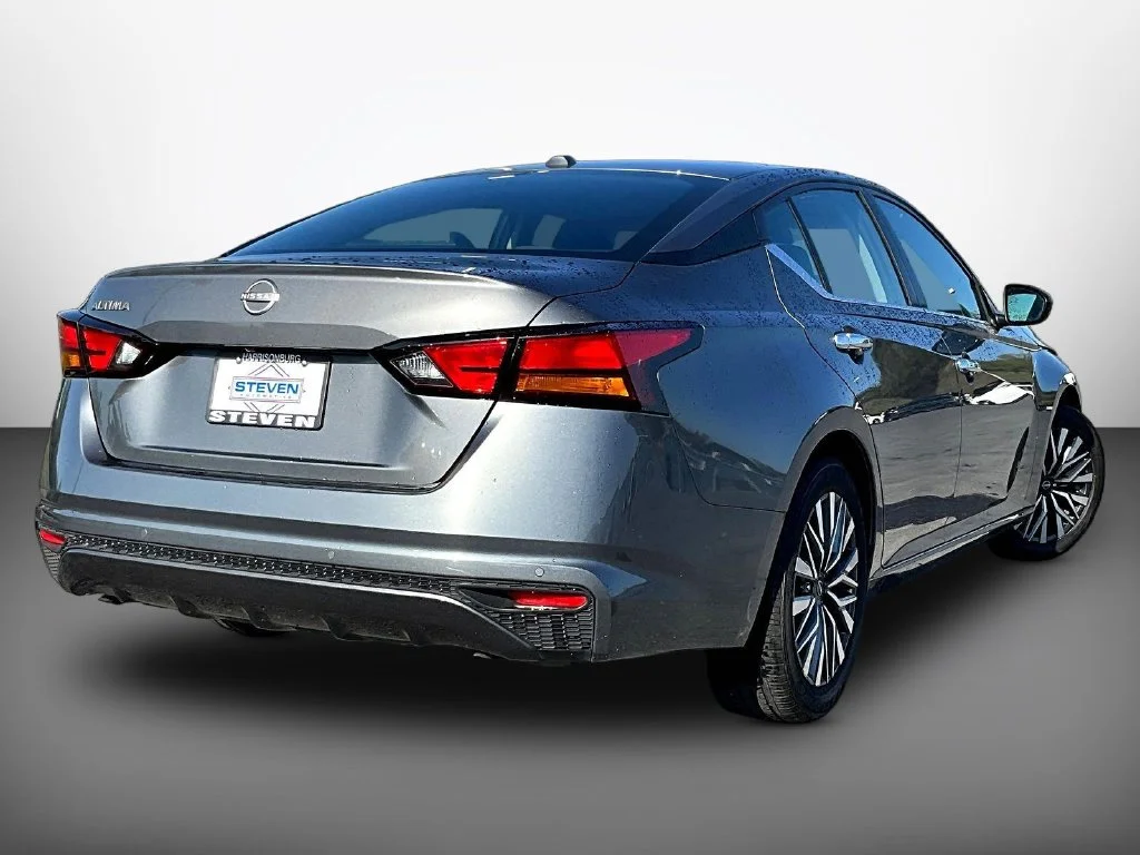 Used 2025 Gun Metallic Nissan 2.5 SV image 6