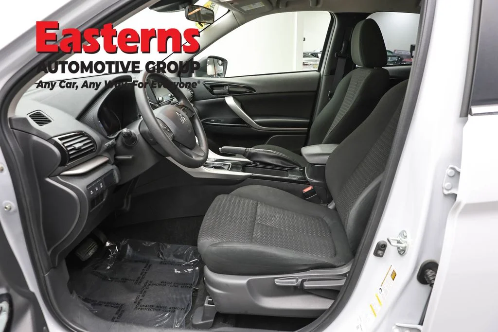 Used 2024 White Mitsubishi LE image 14