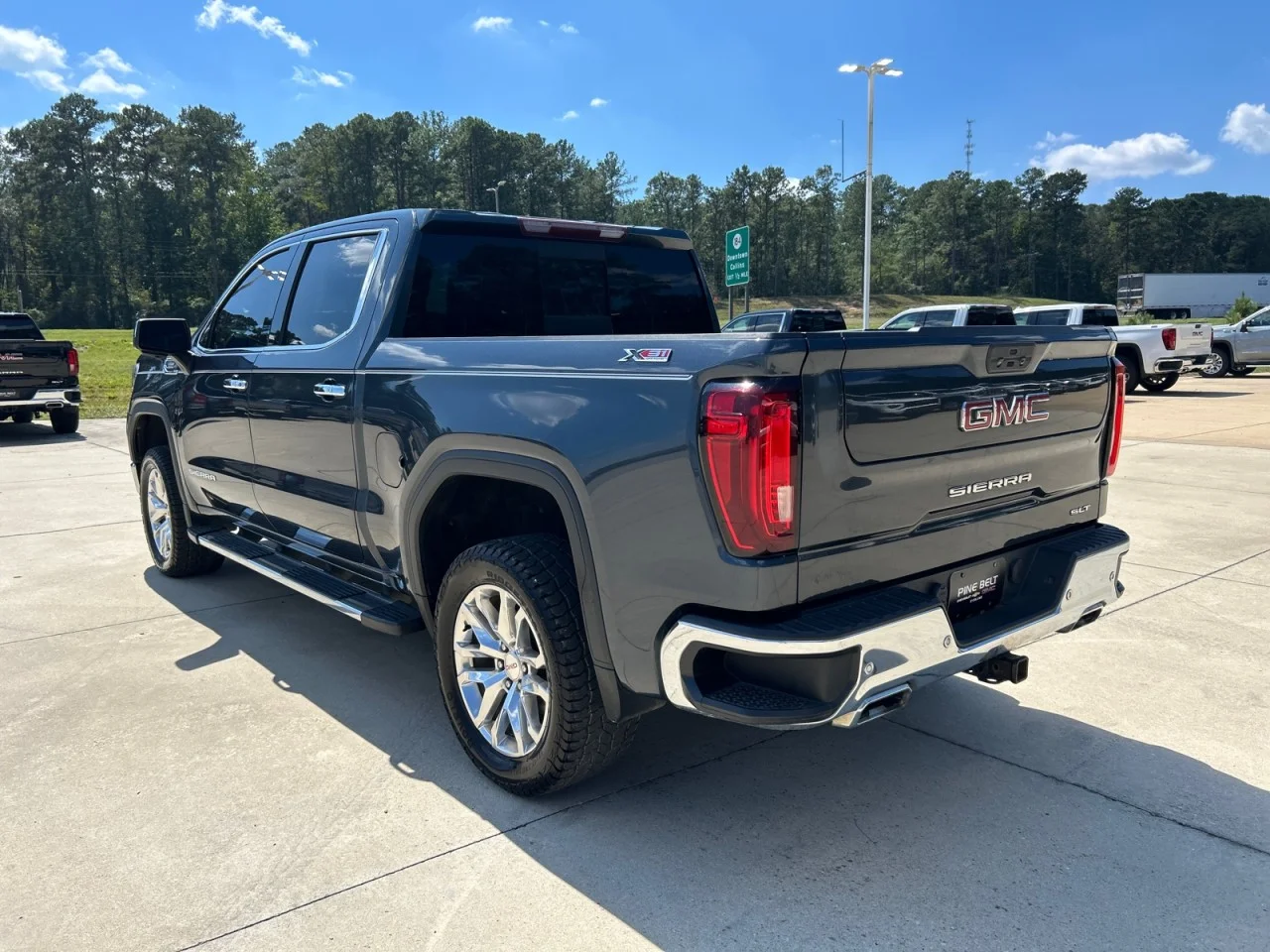Used 2021 DARK SKY METALLIC GMC SLT image 4