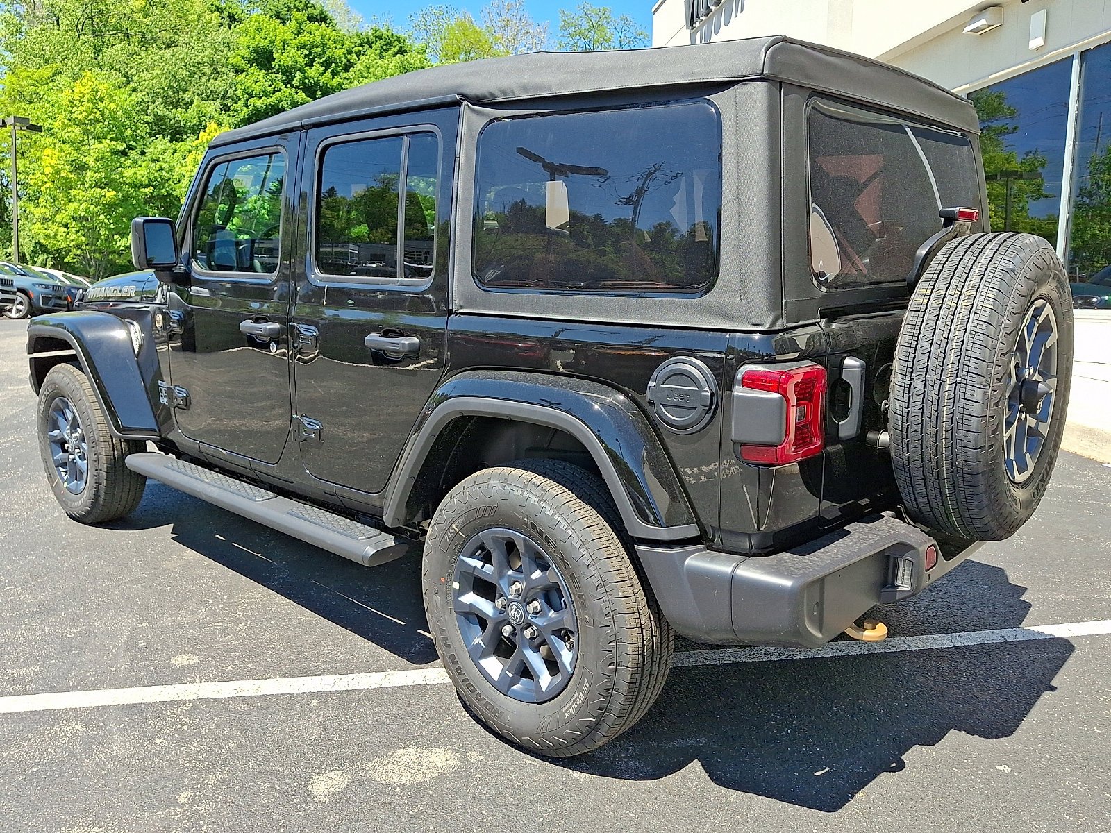 New 2026 Black Clear-Coat Exterior Paint Jeep 85th Anniversary image 4