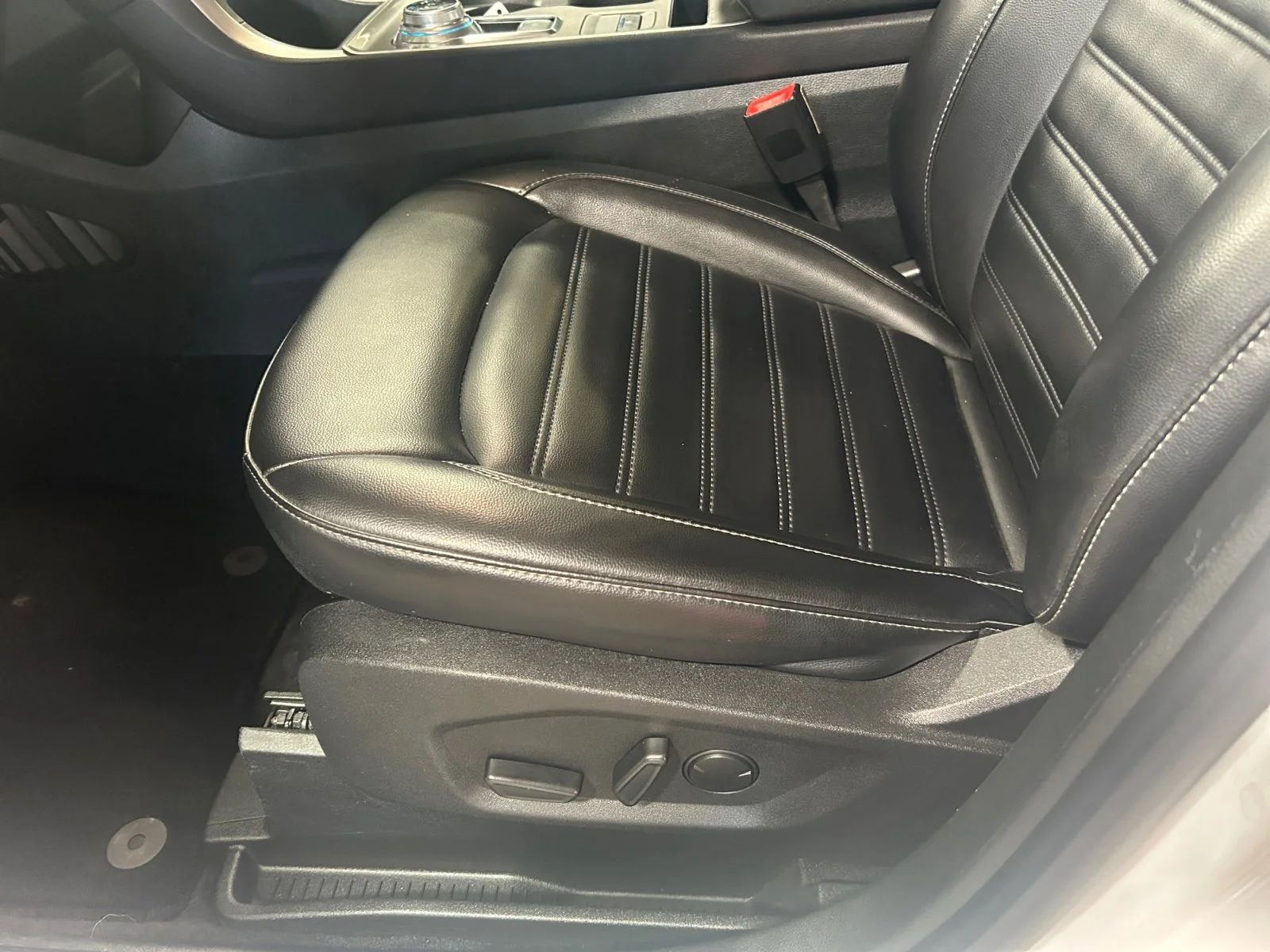 Used 2023 OXF WHITE Ford SEL AWD image 15