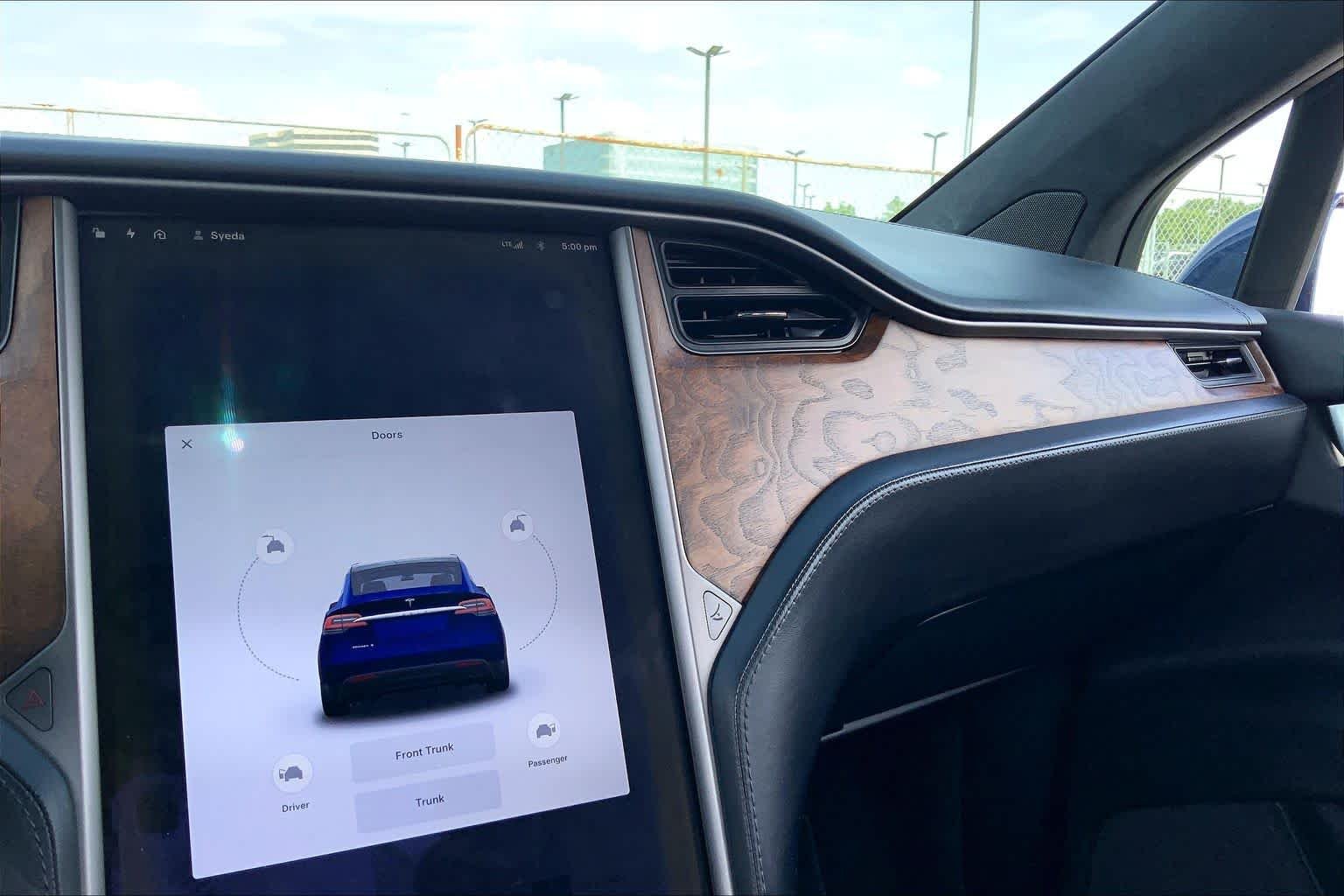 Used 2018 Deep Blue Metallic Tesla 75D image 31